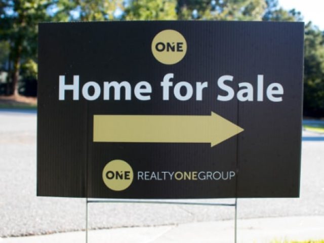coroplast-yard-signs-for-real-estate-agents